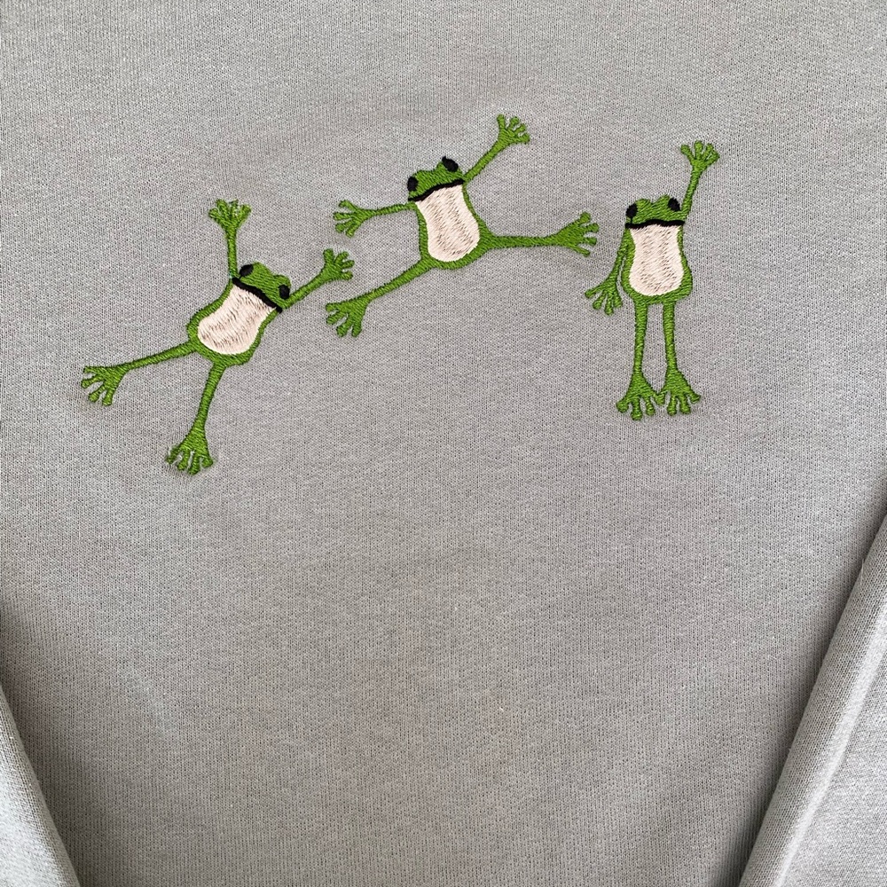 frog lover’s Embroidered Sweatshirt